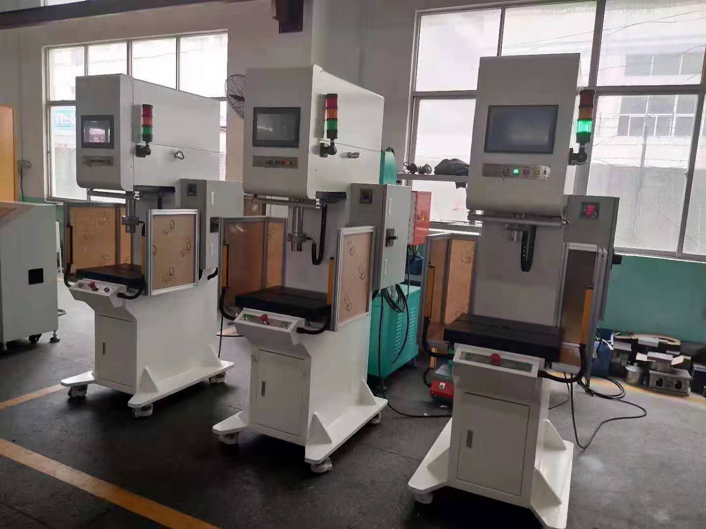 襯套鉚壓伺服壓力機(jī)
