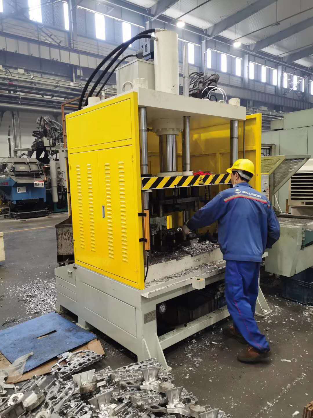 浙江杭州鋁制品沖邊機(jī)